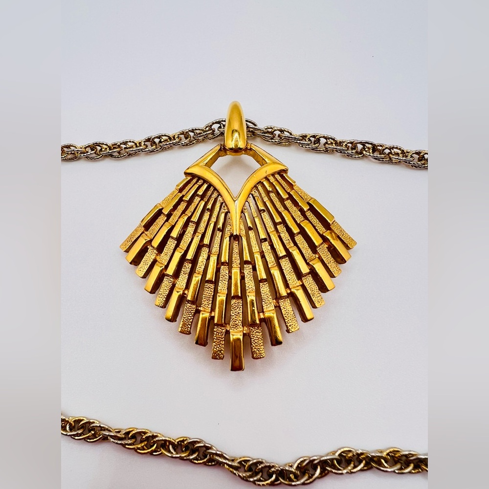 Vintage Crown Trifari Gold Tone Double Strand Fan Necklace Pendant - Picture 5 of 10
